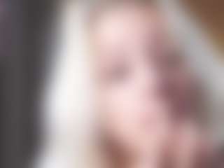 Live cam show with Dori - Gray Eyes on TottyGirls
