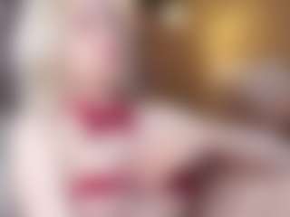 Live cam show with Dori - Nipple Piercings on pussylord.com