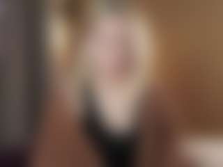 Live cam show with Dori - Nipple Piercings on Camsoda