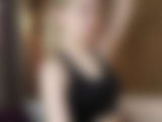 Live cam show with Dori - Nipple Piercings on Camsoda