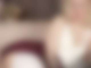 Live cam show with Dori - Camel Toe on Milfs Live