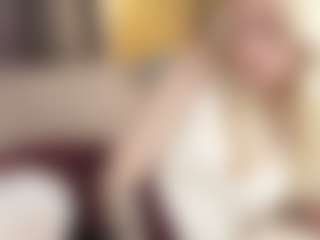 Live cam show with Dori - Normal on madthumbs
