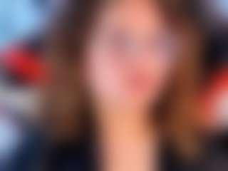 Live cam show with EmilyFiorii - Ass Bouncing on CamwithHer
