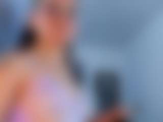 Live cam show with EmilyFiorii - Twerk on AdultVida.com