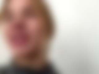 Live cam show with LieselotteSchwend - Blonde Hair Curvy on sexytreat.net