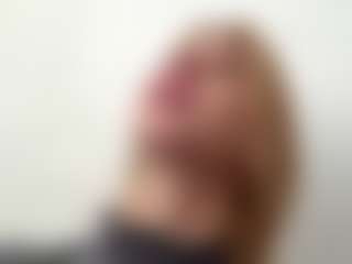 Live cam show with LieselotteSchwend - Small Tits Teen (18+) on alttransgirls
