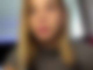 Live cam show with LieselotteSchwend - Lush Big Tits on Sweet Sext