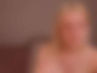 Lillly-Jhonasss's Live Sex Cam Show