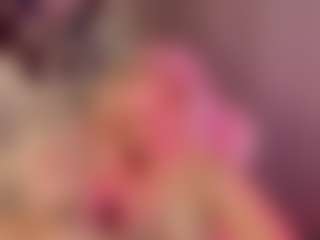Live cam show with Lillly-Jhonasss - Upskirt on AdultVida.com