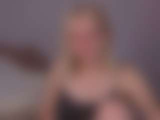 Live cam show with Lillly-Jhonasss - Green Eyes on Cam Slut