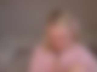 Live cam show with Lillly-Jhonasss - Blonde Hair on Dare Cams