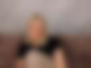 Live cam show with Lillly-Jhonasss - Blonde Hair on Camsoda
