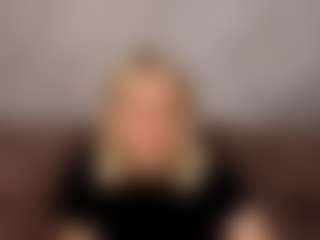 Live cam show with Lillly-Jhonasss - Green Eyes on Camsoda