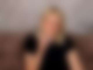 Lillly-Jhonasss's Live Sex Cam Show