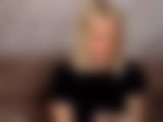 Live cam show with Lillly-Jhonasss - Upskirt on madthumbs