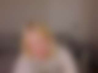 Live cam show with Lillly-Jhonasss - Moaning on Camsoda