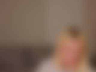 Live cam show with Lillly-Jhonasss - Small on Fling VIP Chat
