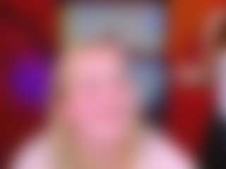 Live cam show with linda-lynx - Strip on SmokeAndPoke