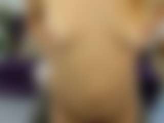 Live cam show with Nicolleeex - Striptease on friskycurves.com