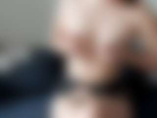 Live cam show with RosarioOdam - Threesome on Camsoda