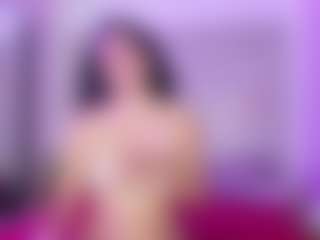 Live cam show with Cristal-quintero - New Teen (18+) on livesuperchat.net