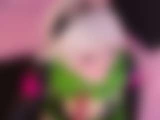 Live cam show with DollyRoses - Gagging on Camsoda