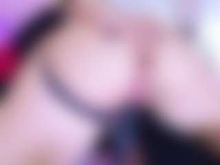 Live cam show with DollyRoses - Fingers on Camsoda