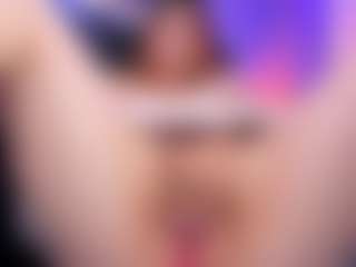Live cam show with JadeLux - Brown Eyes on Camsoda
