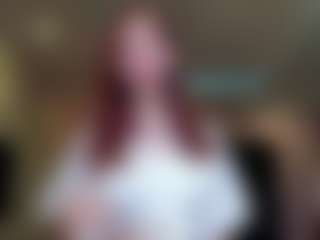 Mia's Live Sex Cam Show