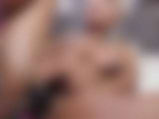 Live cam show with LeidyNova - Shake on StripNow