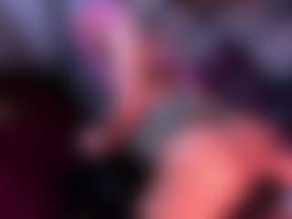 Live cam show with Chanellfantasy - Average on fapnchat