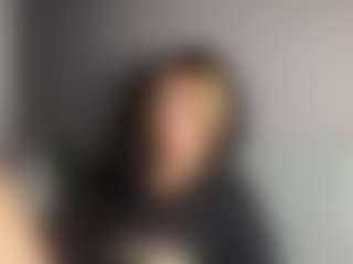 Live cam show with Amy - Shaved Pussy Teen (18+) on Dolls Live