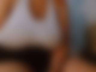 Live cam show with diamond44ddd - Black MILF on Dolls Live