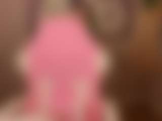 Live cam show with Nicole - Brown Hair Petite on Camsoda