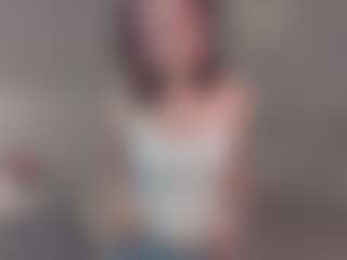 Live cam show with LilliamCalabro - Moaning on xplaylive.com