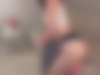LilliamCalabro's Live Sex Cam Show