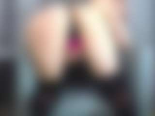 LilliamCalabro's Live Sex Cam Show