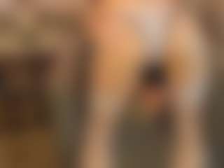 Live cam show with LilliamCalabro - Lean on milfzrlive.com