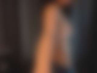 Live cam show with LilliamCalabro - Lean on madthumbs