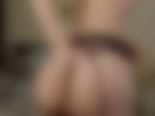 Live cam show with LilliamCalabro - Camel Toe on fapnchat