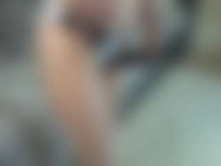 Live cam show with LilliamCalabro - Moaning on Dare Cams