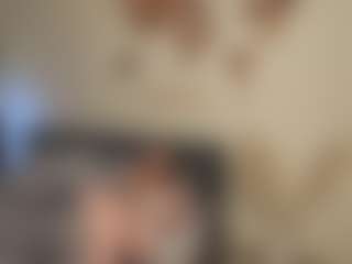 Live cam show with LilliamCalabro - Oil on Camsoda