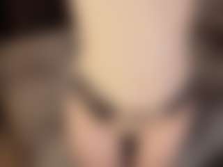 Live cam show with LilliamCalabro - Body Massage on slutload