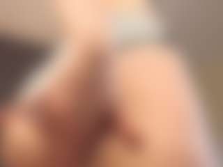 Live cam show with LilliamCalabro - Petite on Camsoda