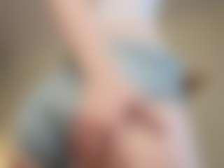 Live cam show with LilliamCalabro - Lean on Camsoda
