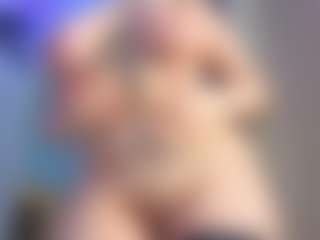 Live cam show with LunaGothQueen - Petite Young Adult on CamClone