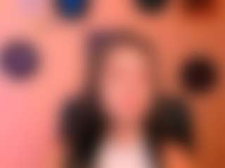 selena-crystal MILF webcam performer live streaming