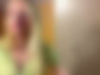 Live cam show with Sabina - Fingering on Camming Site