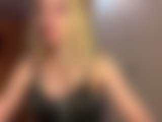 Live cam show with Sabina - Petite on Camsoda