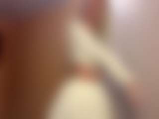 Live cam show with Sabina - Petite on Camsoda